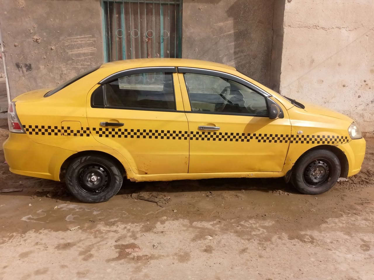 السلام عليكم للبيع افيو موديل 2009 خليجي داخل لونين شركه العامه بسمي سنويه لل 2027 مصفره هيه وغرامات محرك كير كهربائيات تبريد تتفئه جاهز نقص حداديه والمشط وبيهه خياسات بل عتب السعر 43 وبيهه مجال بصيط مكاني نجف كوفه راسلني وبيك خير ودلل ***********
