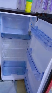 ثلاجة • شغاله • للبيع