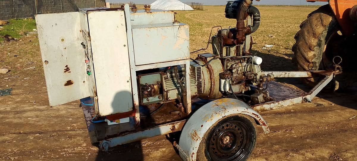 السلام عليكم 
مولد دويز 2بستمم نظافة فول نكرة سلف جاهزة العنوان الحمدانية بلاوات السعر 1500$ للاستفسار 
***********
***********
