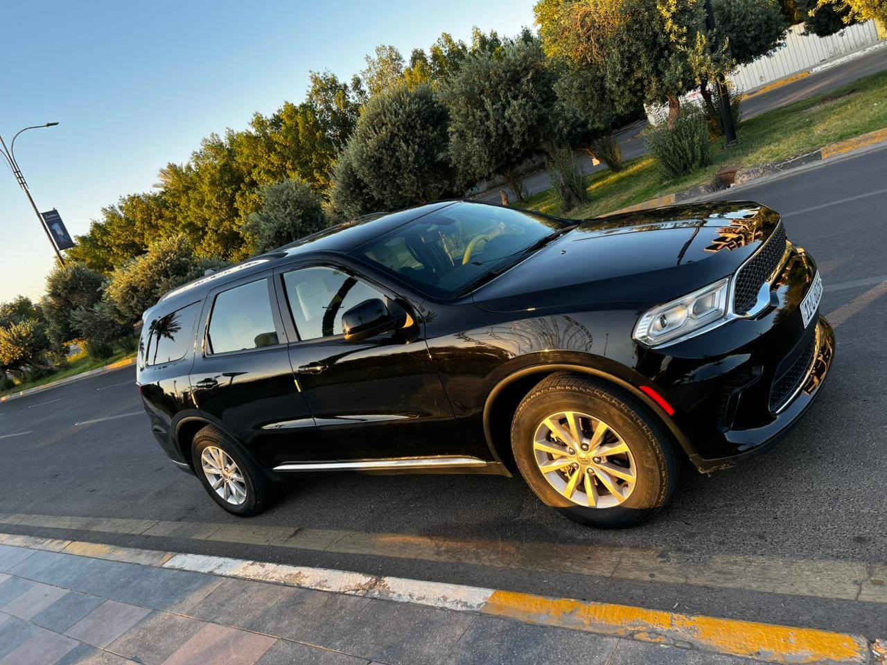 السلام عليكم 
دوج دورنكو  SXT
موديل ٢٠٢٣
ماشية 52000
رقم بغداد دولي 
سيارة كفالة عامة 
بيهة فقط طخة بسيط بل صندك ومصبوغة على كد شبرين
صور الحادث مرفقة بل منشور 
السعر ٢٩٠
رقم المبايل ***********
