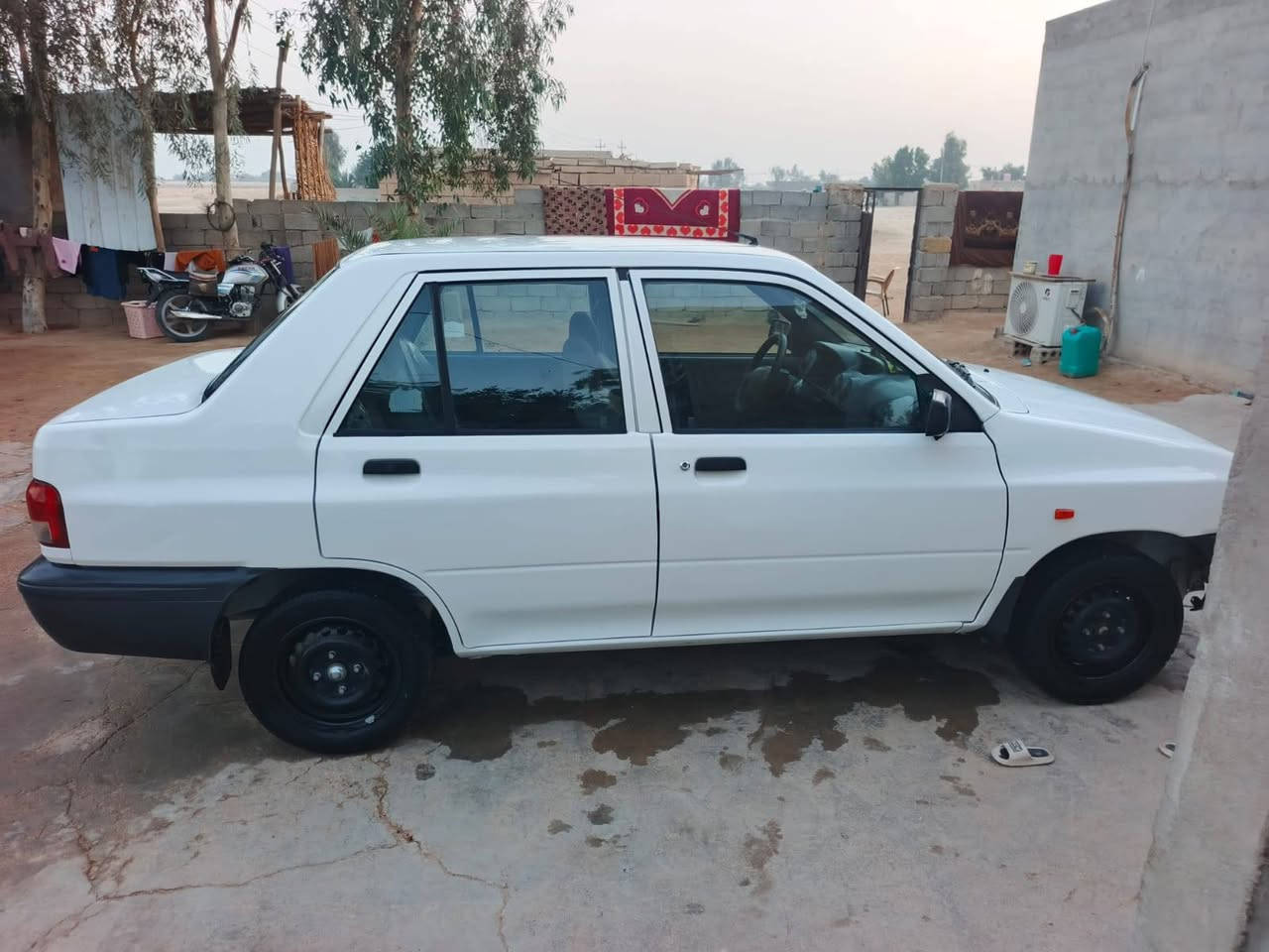 سلام عليكم سايبه لبيع موديل 2024 السياره نظيفه ***********
