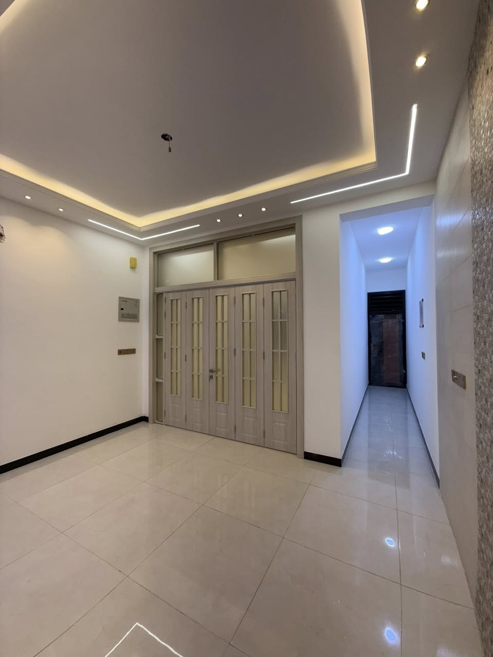 "🌟 دار للبيع  
المساحه 100متر طابو صرف
في حي الفنانين، بكرلي 🌟
🔥 موقع مميز، بناء حديث 2025، ديكورات مغربي
🛋️ غرفتين نوم، صالة، كلدور، مطبخ، مجمع صحي
📍 قريب على شارع العام (25 متر)
💰 السعر: 165 مليون، 

👉 للمزيد من المعلومات:
عقارات أملاك العراق 🇮🇶
حاتم الدغيري
***********
***********

📢 لي عنده دار أو قطعة أرض يريد يبيعها، يمنه! نساعدك بعرضها بأفضل طريقة 🚀"
