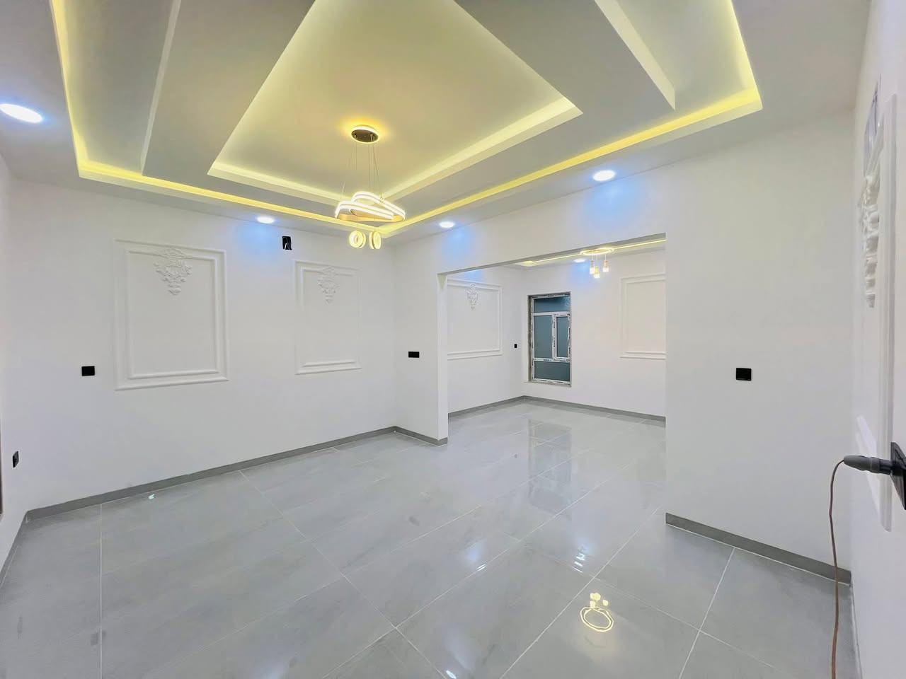 � دار للبيع – فرصة لا تعوّض! 🏡
📍 الموقع: الموصل – [ حي الملايين الأولى -تقطيع الصابونجي ]

📐 المساحة: [ 160متر واجهة 10 متر ]
🛏️ عدد الغرف: [ 5غرف نوم ]
🛁 عدد الحمامات: [ 3حمام ]
🍽️ مطبخ + صالة + كراج + سطح 

✨ المميزات:
✅ موقع حيوي وقريب من الخدمات
✅ بناء مرتب وتشطيب راقي
✅ تسليم فوري
✅ سند زراعي بستان ملك صرف نموذج25

💸 السعر: [ يُذكر عند التواصل / او الاتصال ]

📞 للاستفسار اتصلوا بنا على الأرقام التالية:
***********
***********
