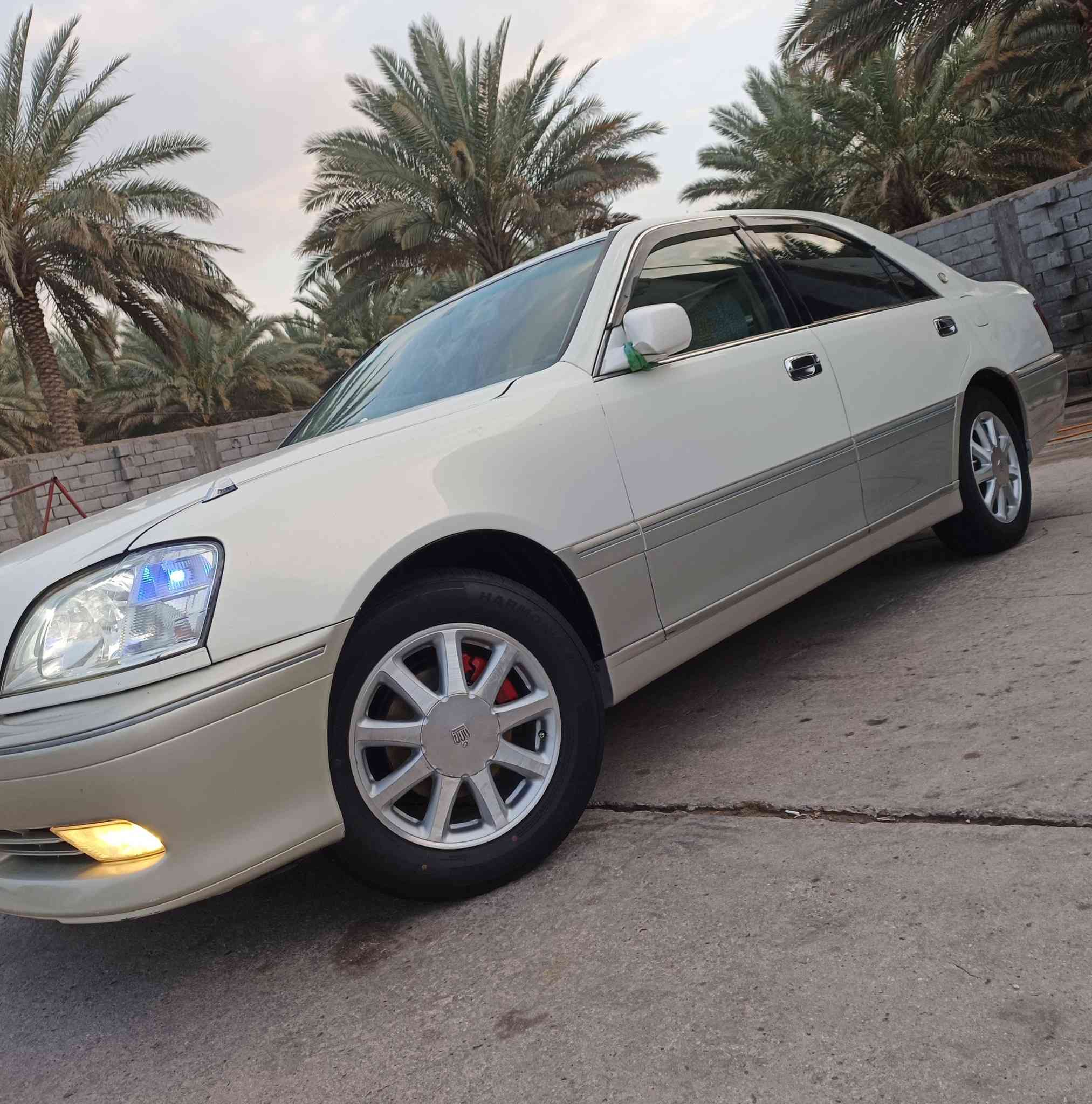 سلام عليكم ملكه كراون مديل 2002 كفاله من كصه ونقل والعيب شرعي رقم أنبار بسمي تحويل ثاني يوم سياره بيه تغير لون جان سابقا لونه حبري سويت معامله وغيرته ابيض مكينه ففيتيvفيشه وبطل مكينه وكير كارتون شاشه كشنات كهربائي تخم تاير  حداديه أمامي خلفي جديده سياره جاهزه سعر 125وبيه مجال  مكاني كربلاء ***********
