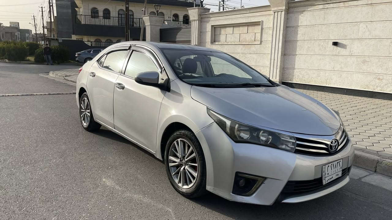 السلام عليكم
كورلا 2014
خليجي السيارة 
بيهاا صبغ جاملغ وبنيد 
ورش بيبان ثنين 
مكينة ١٨٠٠ مكفولة 
كير مكفول 
السيارة ضربتهاا صارت عدنة ع ادينة 
تايرات جدد
مكينة وكير تدفئة كلة جديد 
حدادية 

مكاني بغداد حي الجامعة
***********
