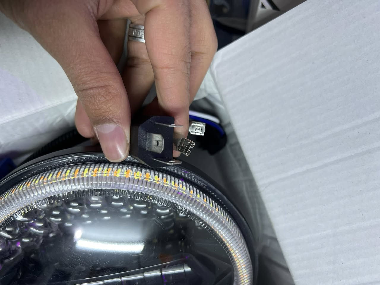 سلام عليكم لايت ليد ماعرف مال يامديل للبيع
***********  ع فحص
