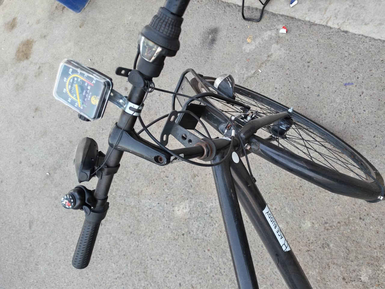 السلام عليكم كابتن علق تم ويوصلك سعر قطعه ترحال🚴🏻🚴🏻 من ماركه BUDDY باله اوربي ما مستعمله بل عراق ✨اي نقص مابيها دراجه كامله✨ مسافات طويله جداً مريحه   📍عنوانه كرادة مجمع مشن ***********
