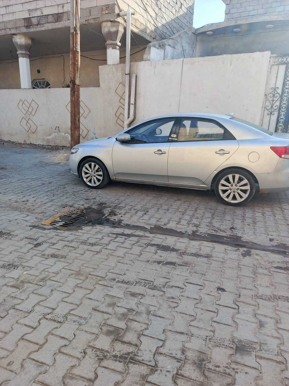 كيا فورتي 2013 كص جنطه متومه رقم وسنويه طبق الاصل محرك وكير تدفئه وتبريد تايرات جدد حسايات وره وكدام سياره جاهزه بيع 48 او عندك امراوس عادي ***********
