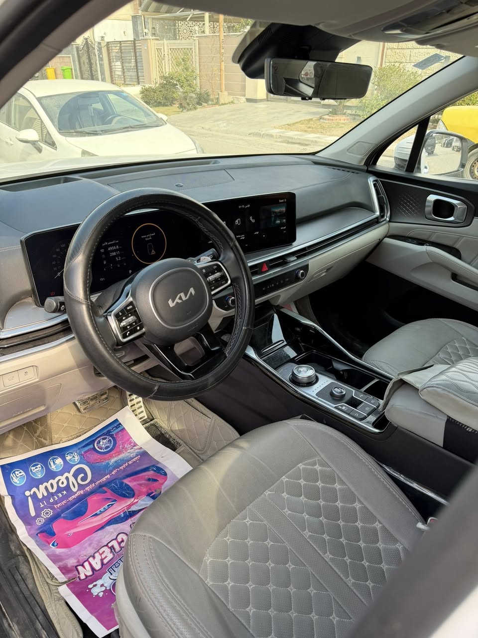 سلام عليكم شباب سورنتو للبيع 🤍 
كيا سورنتو 2025 استلام زيرو خليجي 
( كفالة عامة ) شرط زيرو لا بارد لا حار لا شخط لا رصعة يعني السيارة بعدها بالجياسة تاخذها وراسك مرتاح والسونار بيناتنة 
ماشية 7 الاف كم فقط
رقم بغداد انكليزي تحويل ثاني يوم 
مكينة 6 سلندر  
سيارة كلها زيرو 
سيارة فول 1/1 (عدا بانوراما) وكامرة الاماميه
المواصفات :- 
ويل ٢٠ 
بصمة تشغيل وابواب وجنطة
دبل كامرة 
داتاشو 
كشنات كهرباء 
كشنات الخلفيه قلاب كهرباء 
شاشة متصله
كير ماوس 
شفتات ستيرن 
تشغيل عن بعد 
حساسات 360 
ثلاث انظمة قياده 
شحن لاسلكي
منافذ تايبسي
بصمة عدد اثنين
جنطة كهرباء
بلوجكتر لد
مري شفط 
ترحيب 
لد مخفي متغير الاوان 
دمام بوس
سبعة راكب 
سبير ما نازل
الخ من المواصفات المعروفة …..
الاضافات :- 
تغليف كشنات اصلي جلد سعره 
كاعيات اصلية سورنتو سعره 
سيارة استلام على ادينه زيرو 
السعر 333$ وبيها مجال بسيط جداً للشراي 
مكان السيارة بغداد العامرية
للاستفسار ***********
