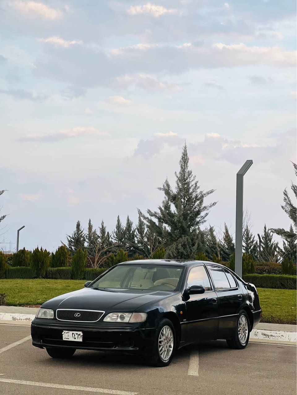 بەناوی خوای گەورە 
***********
لێکزس gs ٣٠٠ مۆدێل ١٩٩٦ ئارمی پلاستیکی هەولێر 
سەیارەکە ناو پاکەتیە زۆر زۆر جوانە دەعم و لێدراوی نییە 
مەکینە ٦ پستۆنی ٣٠٠٠ لەسەرە ئەرنەب مەرخوب گێر و ماکینە بەشەرتی ١٠ فیتەر هەموو گیانی مەزبوت ئیش ئەکات تەنانەت ناو گێچی هەموی مەزبوتە سەیارەکە فوول مواسەفاتە سلاید و ناوزەردی جلد فوت برێک و دوگمەی سپۆرت ئاوێنە دژە فوول  سەیارەکە تەقەو رەقەشی بەشەرتە چرکەی نییە 
ئارمەکەشی بەشەرتە 
لە سلێمانیم 
نرخی تەنها ٤٦ گەلا  
*********** السليمانية, العراق
