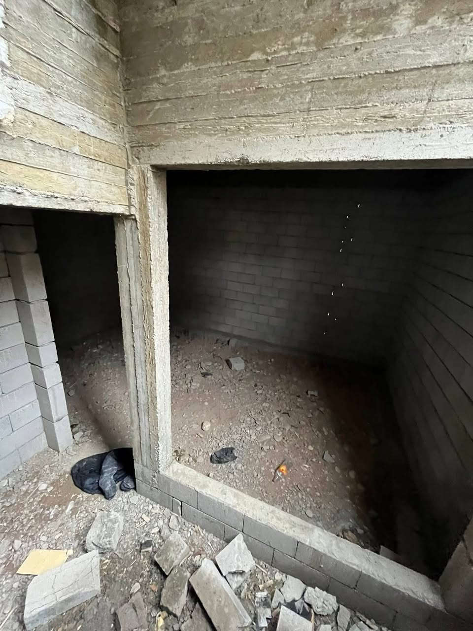 السلام عليكم ورحمة الله وبركاته #مكتب_الغوالي

هيكل للبيع في حي السماح الاركان على شارع 15

🔹 المساحة : 125م ، الواجهة : 6 وربع ، العمق : 20

🔹 سند طابو ملك صرف شرط التحويل وقرار التمليك

🔹 موقع مميز قريب بالكامل من كافة الخدمات 

🔹 خدمات متوفره بالكامل ( ماء ، كهرباء ، تبليط )

يتكون من طابقين يحتوي على -

ط1 : كراج ، استقبال ، هول ، مطبخ ، غرفة نوم ، صحيات

ط2 : غرفتين نوم ، هول ، صحيات ، سطح ناصي

للاستفسار اكثر مراجعة #مكتب_الغوالي الكائن في حي السماح الاركان قرب مدرسة السماح الابتدائية وقرب مول القمة على شارع 20 او الاتصال على الارقام التالية -

***********

***********
