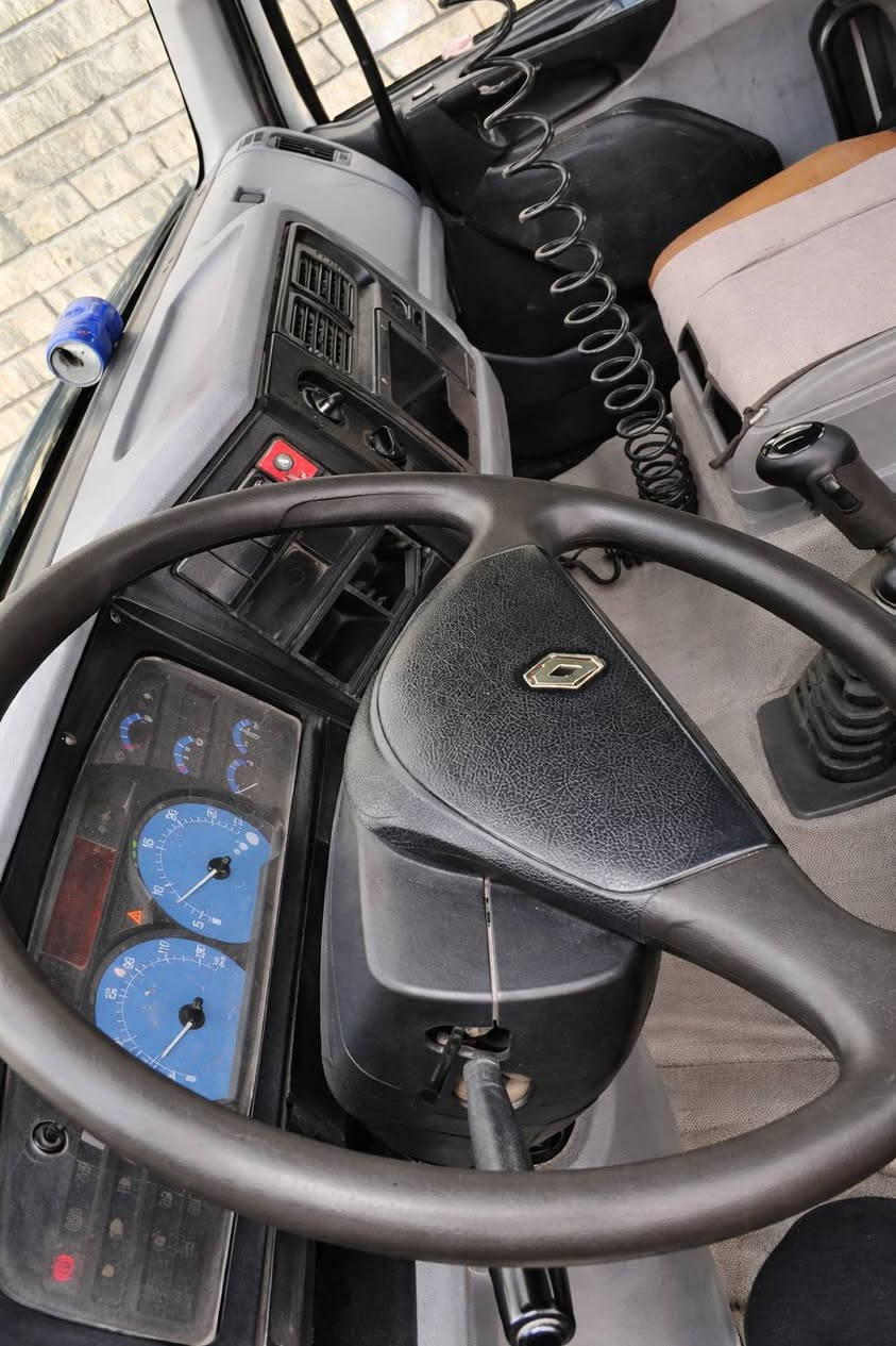 رينو سكس ويل 2004 رقم انبار مكفوله مكينه وكير وشواصي للبيع مكانها بغداد الشعله سياره جاهزه للعمل وحاليا جاي تشتغل باور ***********
