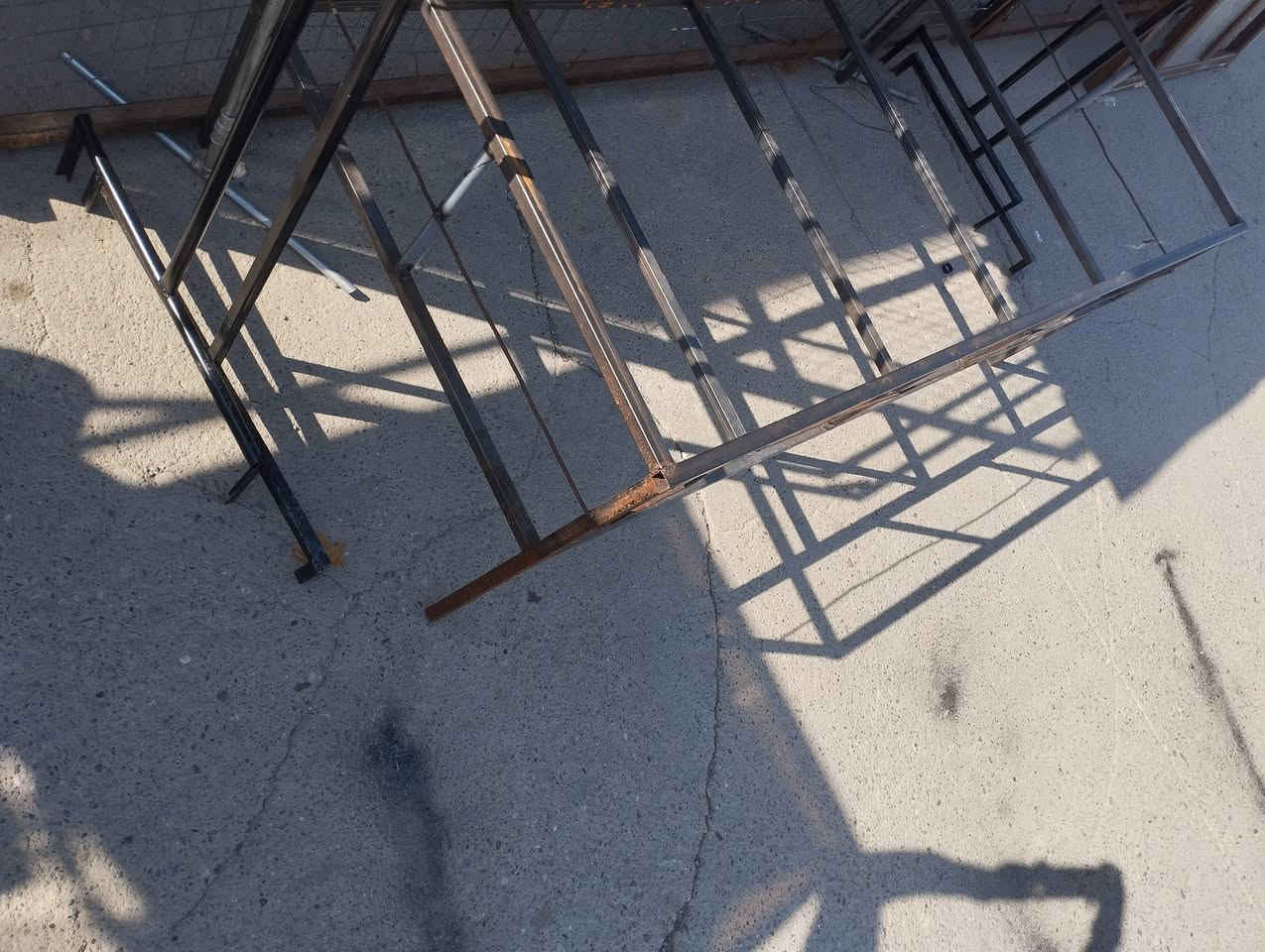 تعلاكه و سيمسم مال باله السعر التعلاكه الوحده 15 و السيسم 25 الشراي يخابر ***********
