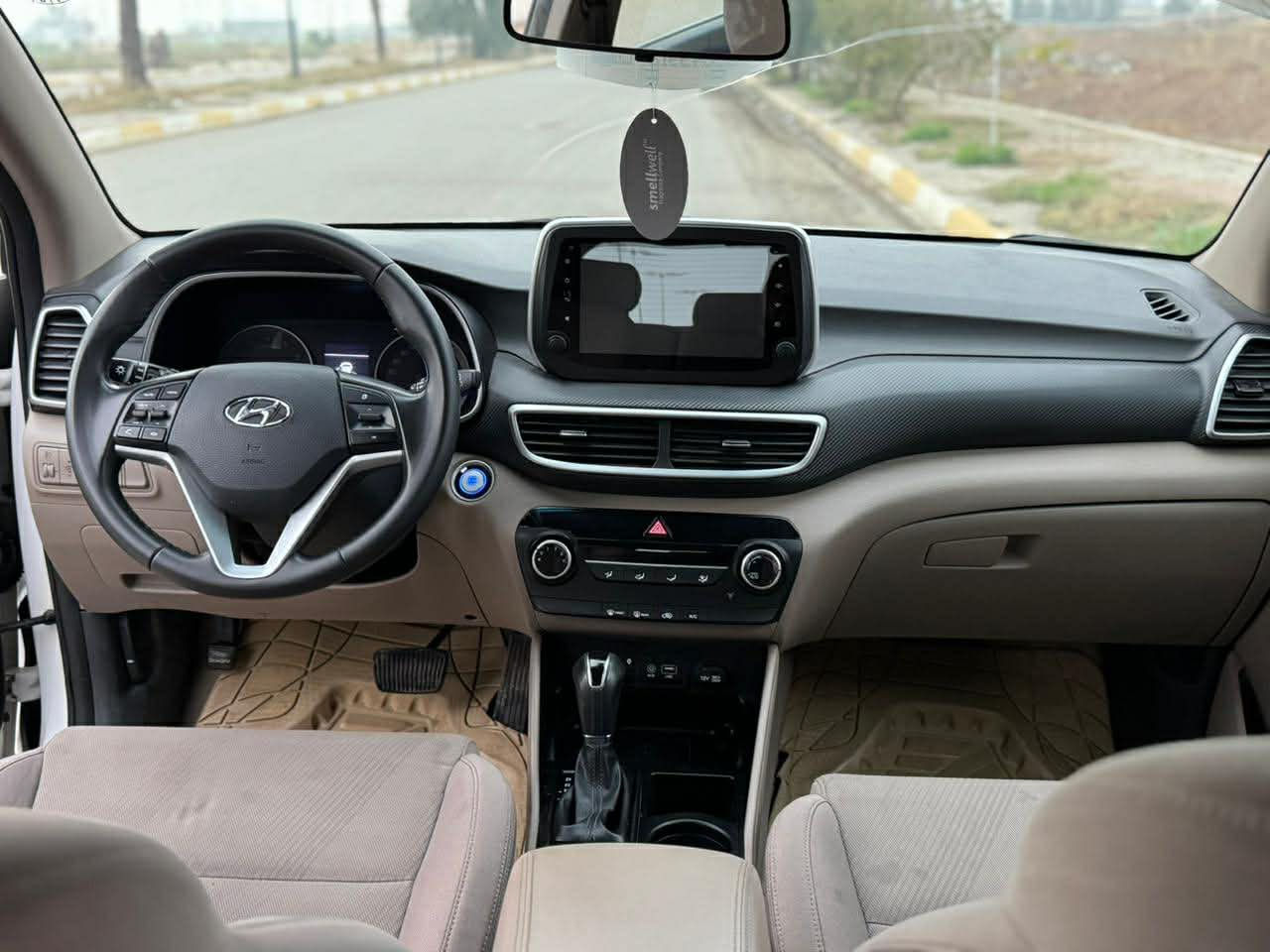 سلام عليكم
توسان 2020 خليجي

ماشيه 136 الف 

كلين بشرط

رقم دهوك تحويل مباشر

فول مواصفات بصمه بانوراما حساسات شاشه كبيره 

بعد بيها هواي مواصفات 
سعر ٢٢٠
***********
