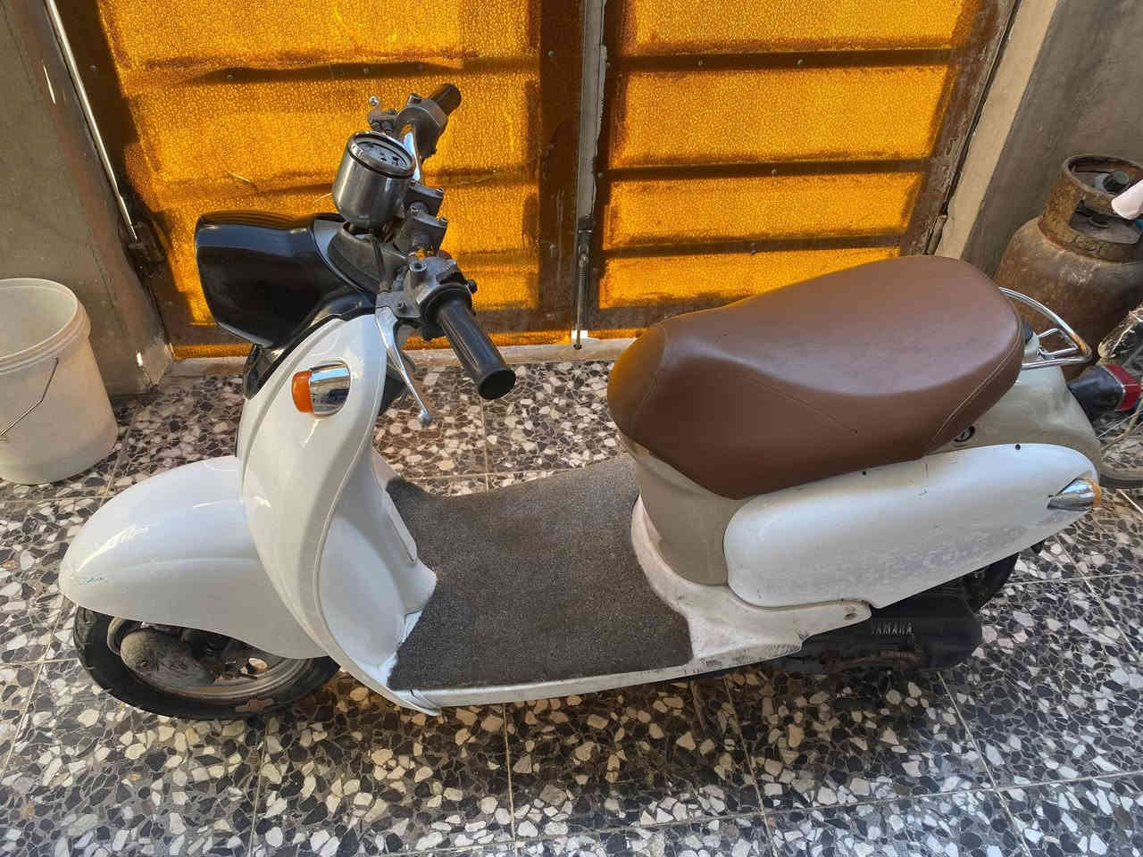 دراجة كلاسك عبدالحليم سرعة 60 دراجة نظيفة ٩٠% كلها شغالة فقط كَيج السرعة عاطل وقفل الكشن المكان بغداد البلديات غير متواجد على الفيس 
 للاستفسار الاتصال على هذا الرقم ***********
