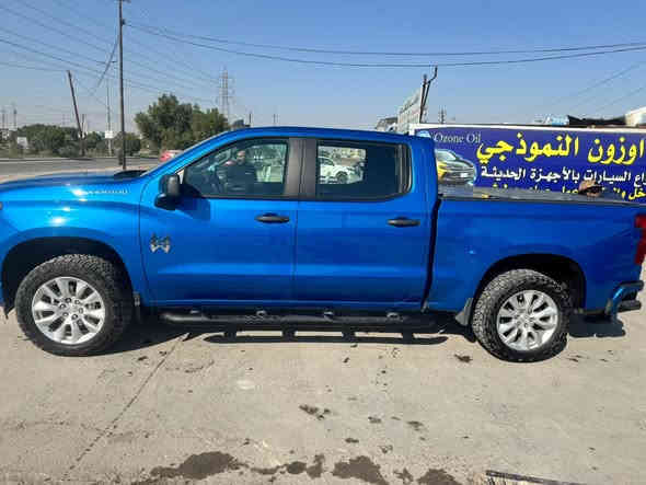 موديل ٢٠٢٤ رقم بغداد بأسمي ومستوردها على ايدي ضرر بس بنيد تبدل ونصبغ بدون راديترات او جاملغات او شواصي 
باب طويل بدي قصير 
محرك ٢٧٠٠ تيربو 
ايرباك دركة فقط 
تو ويل وبصمة تشغيل 
تحديد مسار 
كار بلي 
مكان السيارة بغداد الغزالية او الحرية 
السعر ٢٨ 
للاتصال ***********
