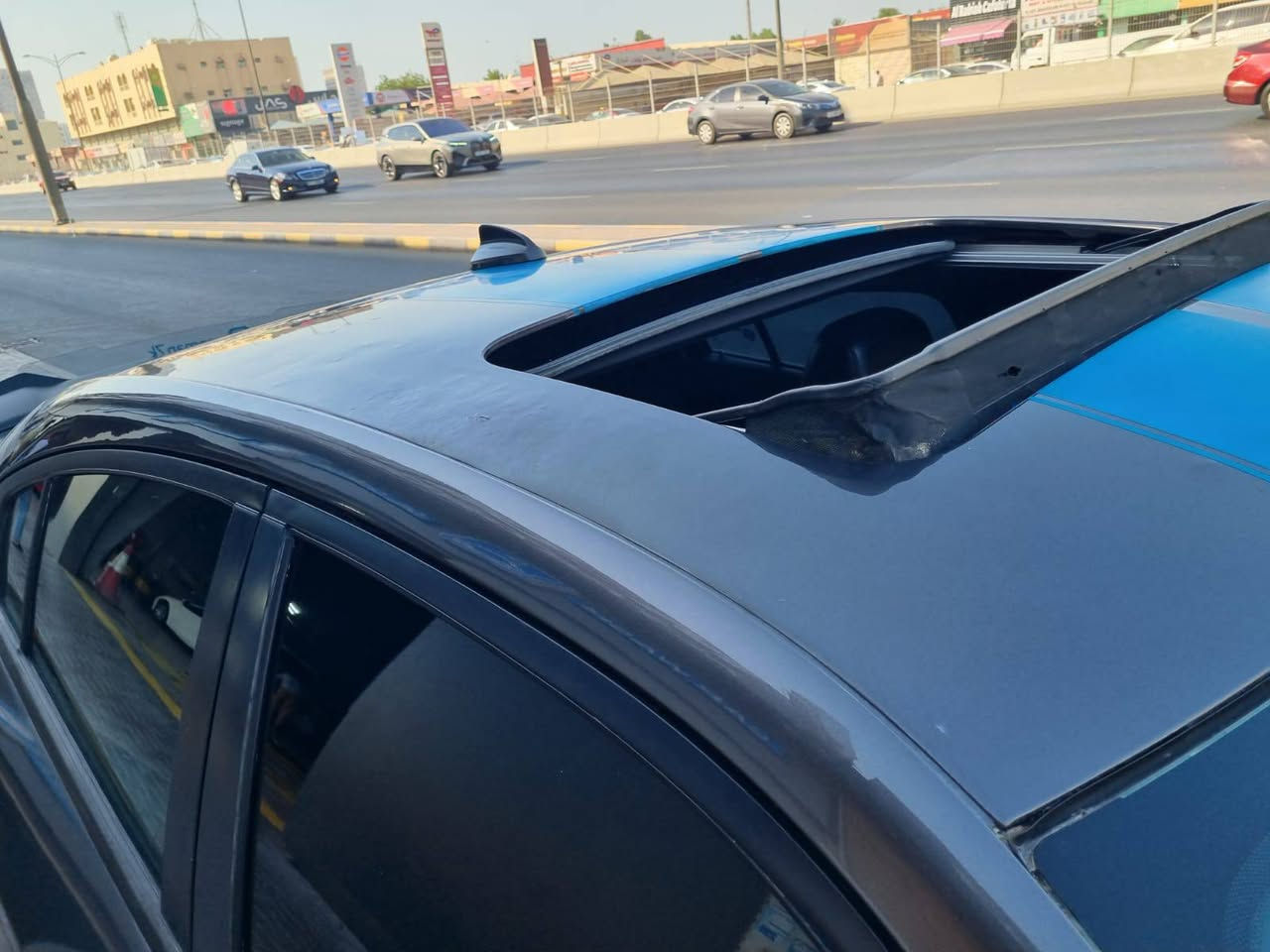 السلام عليكم
للبيع جارجر RT 2023 أصل هيمي فول كراسي جلد فتحة سقف لون فيلي وأزرف 
2023 Dodge Charger, R/T
5.7L, 8 cyl., 370HP
هيمي 8 سلندر محرك 5700 ، لون فيلي وأزرق ، RT ،  وارد أمريكي ، رقم اربيل  ، تبديل بابين اليسار بنفس اللون ، تصليح الجاملغ على البارد ، صبغ جزء من الجاملغ الخلفي والتكمة اليسار ، الايرباكات كلهن سليمة ، ماشية 37 الف ميل  ، بصمة تشغيل وبصمة ابواب ، تشغيل عن بعد ، شاشه لمس  ، كشنات جلد ، كشنات كهربائية ، خزن وضعية كرسي السايق ، تدفئة وتبريد الكشنات ، فتحة سقف ، بصمة تشغيل وبصمة أبواب ، نقاط عمياء ، تحكم استيرن كهربائي ، تحديد مسار ، رادار خلفي ، حساسات خلفية ، تبريد قطعتين ، مانع انزلاق ، نزول منحدرات ، نظام ABS ، نظام فحص ضغط الاطارات ، لد امامي وخلفي ، تزويد بلادي

السعر 250ورقة مع الرقم وبي مجال
رقم الهاتف ***********
