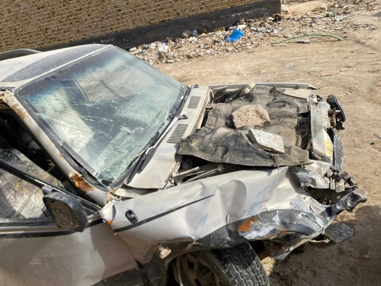 السيارة للبيع  قبل وبعد الحادث الاستفسار  الاتصال ع الرقم ***********
