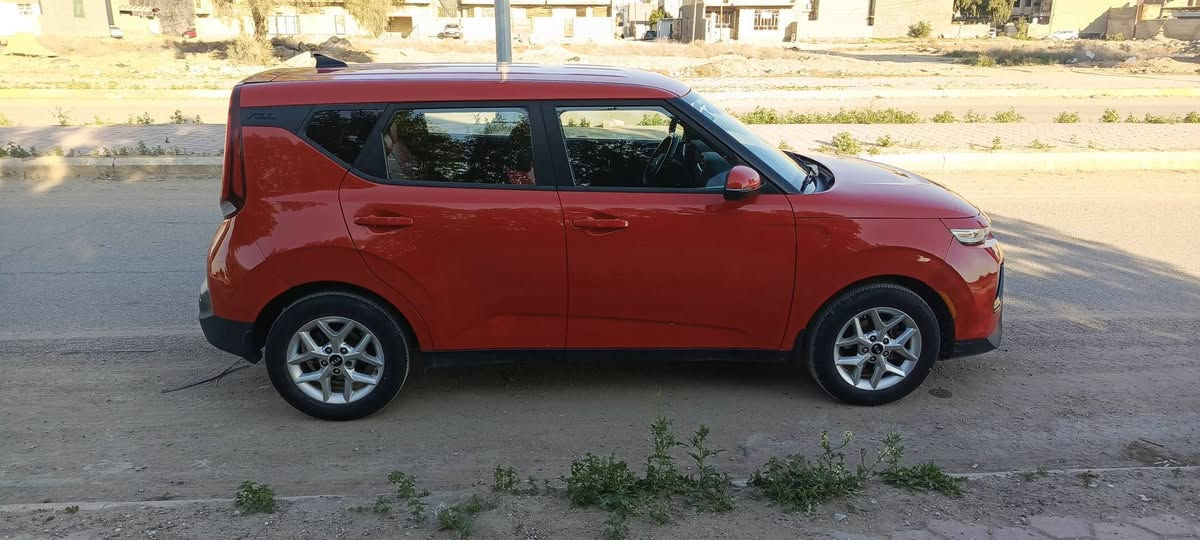 كيا سول 2020 EXوارد امريكي ضررها قبق صندوگ وصور الحادث مرفقه مع الصور 
محرك 2000 دووش تحكمات ستيرن كشنات هيتر شاحن وايرليس كروس سرعه شاشه كبيره كاميرا اصليه نضام تزحلق نضام ECO لايت زنون لد وعدسه ويل كب .

مكان السياره بغداد .

السعر 138 ورقه .

***********/غير متواجد على الفيس . بغداد, العراق
