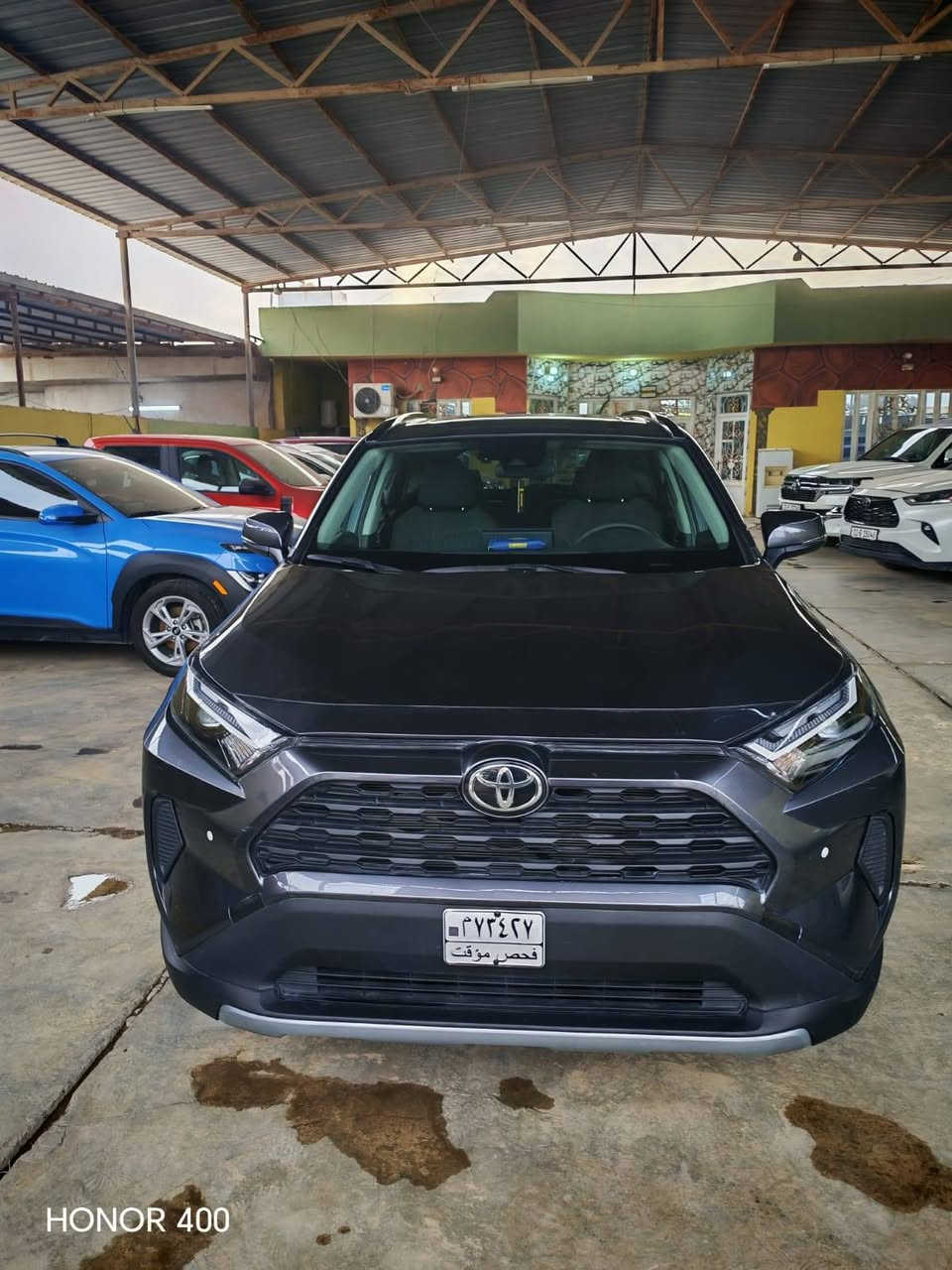 السلام عليكم راف فور بانزين فقط  للبيع موديل 2023 دفع رباعي  وارد امريكي حادث قطعة واحدة فقط بنيدر فوول مواصفات 1/1 ماشيه 12 ميل فقط  السيارة  رقمها فحص مؤقت 
1-فتحة 
2-بصمة 
3-شاشة جبيرة 
4-كامرة دوارة 
5-اشاير بالمري 
6-كشن السايق كهرباء 
7-ويل كروم 
8-لايتات زنون عالي وناصي 
9-رادار امامي 
10-رادارات جانبية 
11-نظام كار بلي ويه البلوتوث 
12-اوتو هولد 
13-نظام اطفاء السيارة عند الوقوف 
14-فور ويل 
15-مكينة 2500 
16-حساسات خلفية  
7-هند بريك بصمة  
20-نظام صعود المنحدرات 
21-ثلاث وضعيات قيادة
للاستفسار على الرقم ***********
