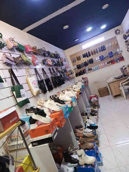 السلام عليكم محل للبيع شارع القدس خلف مجمع احسان اغلو للاستفسار ***********
