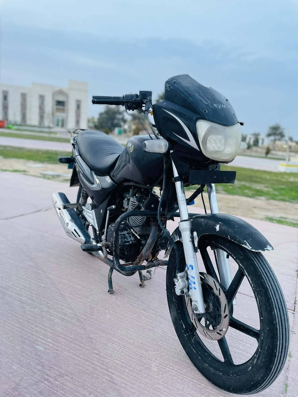 السلام عليكم. مكلف بل نشر 
دراجة للبيع او مراوس حسب القناعة
سايم دراجة كامله مابيها نقص فقط الي موضح بالصوره
بيها اوراق ومكمركه  السعر خاص 
للاستفسار ***********
