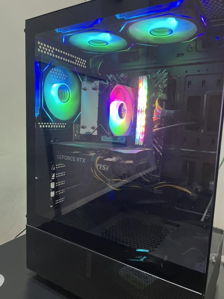 سيتب بيسي كامل للبيع بس تعال والعب 🔴🔴
Pc :

Core i5 14

Rtx msi 5060 8g

M.board H610 asus prime 

Ram 32g ddr4

M.2 512g

Hdd 1T

P.w  V750

Case SAMA

الشاشة 

Msi 200Hz 27inch FHD

UPS 1500 وياه شاشة يشبه الاونلاين

ماوس وكيبورد

استخدام قليل كلش السعر مليون و650


**إذا كنت صاحب هذا الإعلان وتريد حذفه لأي سبب، رجاءا أرسل رسالة إلى الدعم الفني**