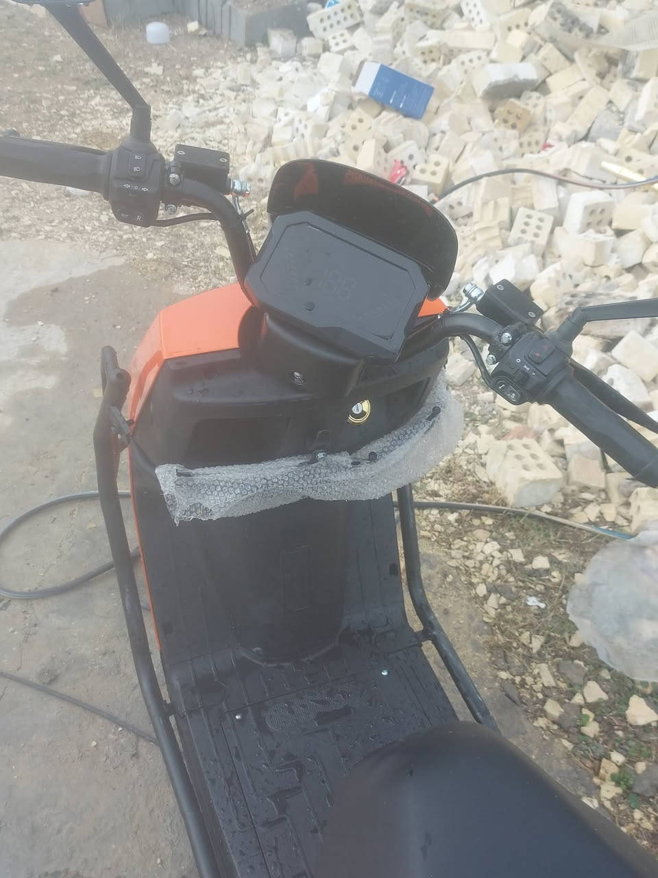 السلام عليكم للبيع دراجه شحن قبل 15يوم شتريتها بس هسه عتازيت واريد ابيعها عارضها 850وبيها مجال مكاني ابوغريب ***********
