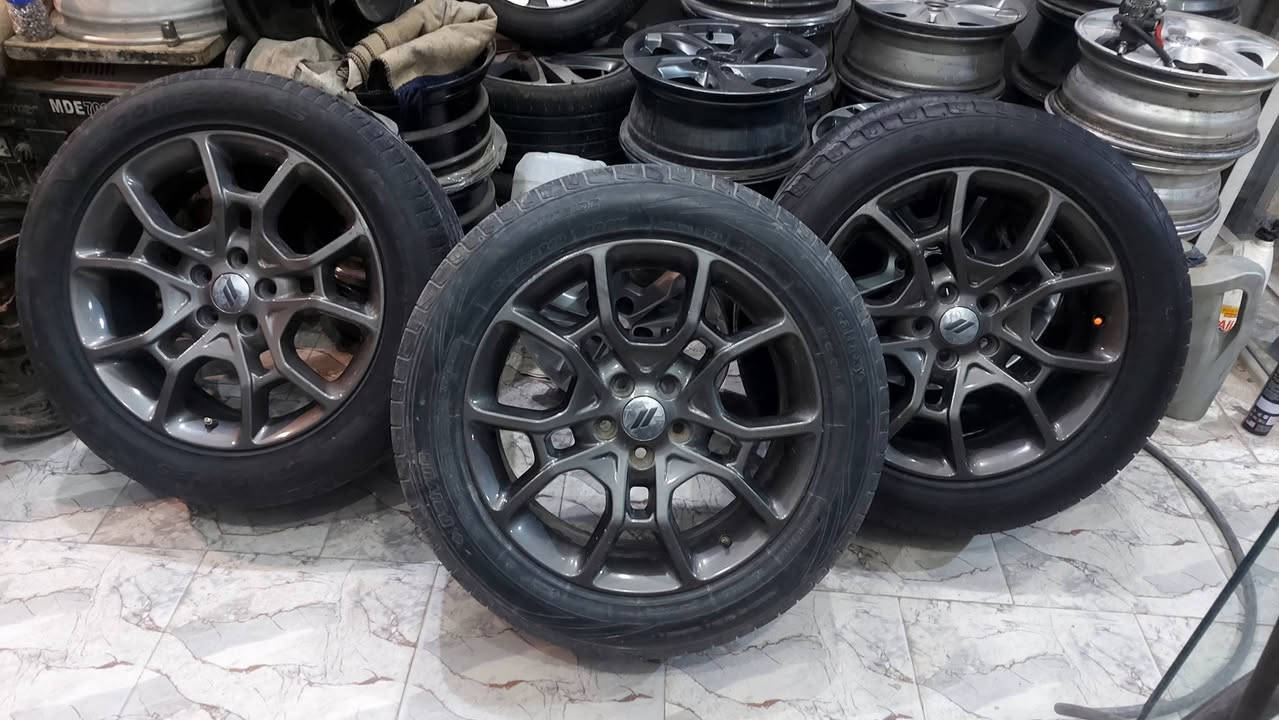 للبيع تخم جارجر4W دفع راعي حجم 19 مع الاطارات زوج جدد وزوج اقل نضافه  لا عواج ولا تصليح شرط صافيات جدا مكاني قضاء الرميثه السعر 350 الف ***********
