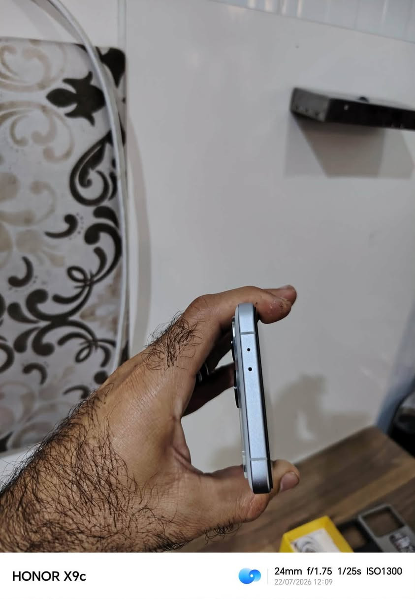 السلام عليكم
بوكو F6 pro 

 الجهاز نظافه 100٪ ملحقات كامله كله
الشاشه
6.67 بوصة - 120 هرتز - AMOLED الذاكرة 512  جيجابايت  الرام12 جيجابايت الكاميرا50 + 8 + 2 ميجابكسل المعالجSnapdragon 8 Gen 2 البطارية والشحن السريع5000 مللي أمبير - 120 واط 
ببجي 120 فريم
السعر530 او مراوس برد مجك حصرا
***********
