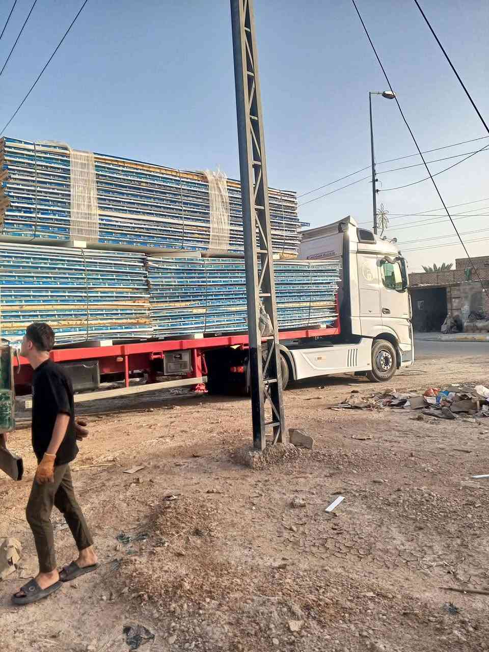 يتوفر سندويج بنل في قلعة سكر
حي الصناعي قرب السيطرة القديمة
وابوب خشب وشيلمان وابوب حديد
***********
