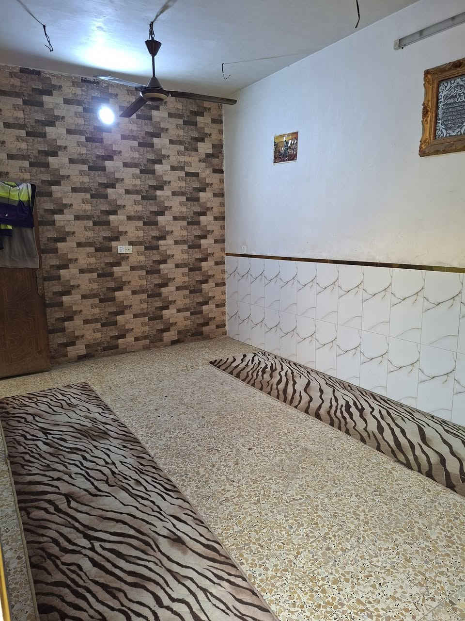 نص قطعه للبيع الشعله قطاع الثاني 
طابق واحد قرب نادي الرياضي  ***********
