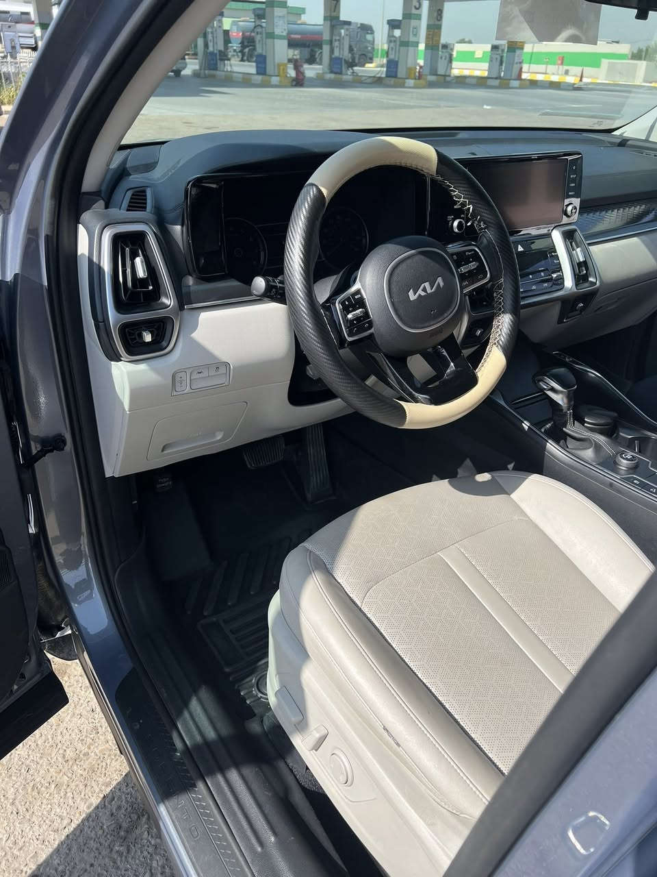 السلام عليكم سورنتو موديل 22رقم اربيل وارد امريكي فول مواصفات  7راكب محرك 2500@4سلندر السعر 220$
***********
