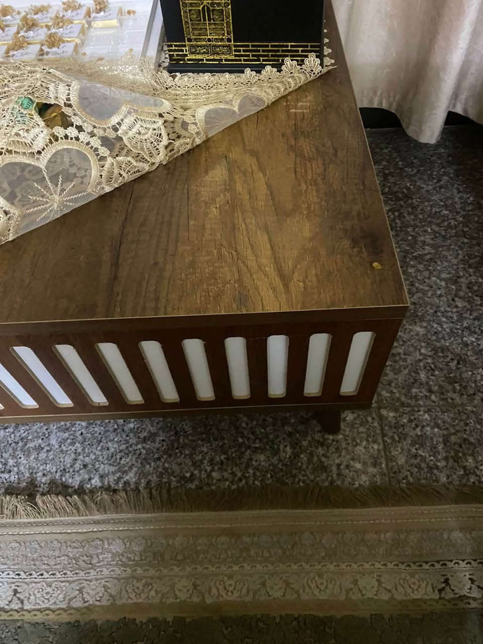 طبله وسطيه اخت الجديده نضيفه جدا سعرها ٧٥ ومرايا ورفوف بيهم نقص كلوبات سعرها ٧٥ مكاني شهداء البياع


**إذا كنت صاحب هذا الإعلان وتريد حذفه لأي سبب، رجاءا أرسل رسالة إلى الدعم الفني**
