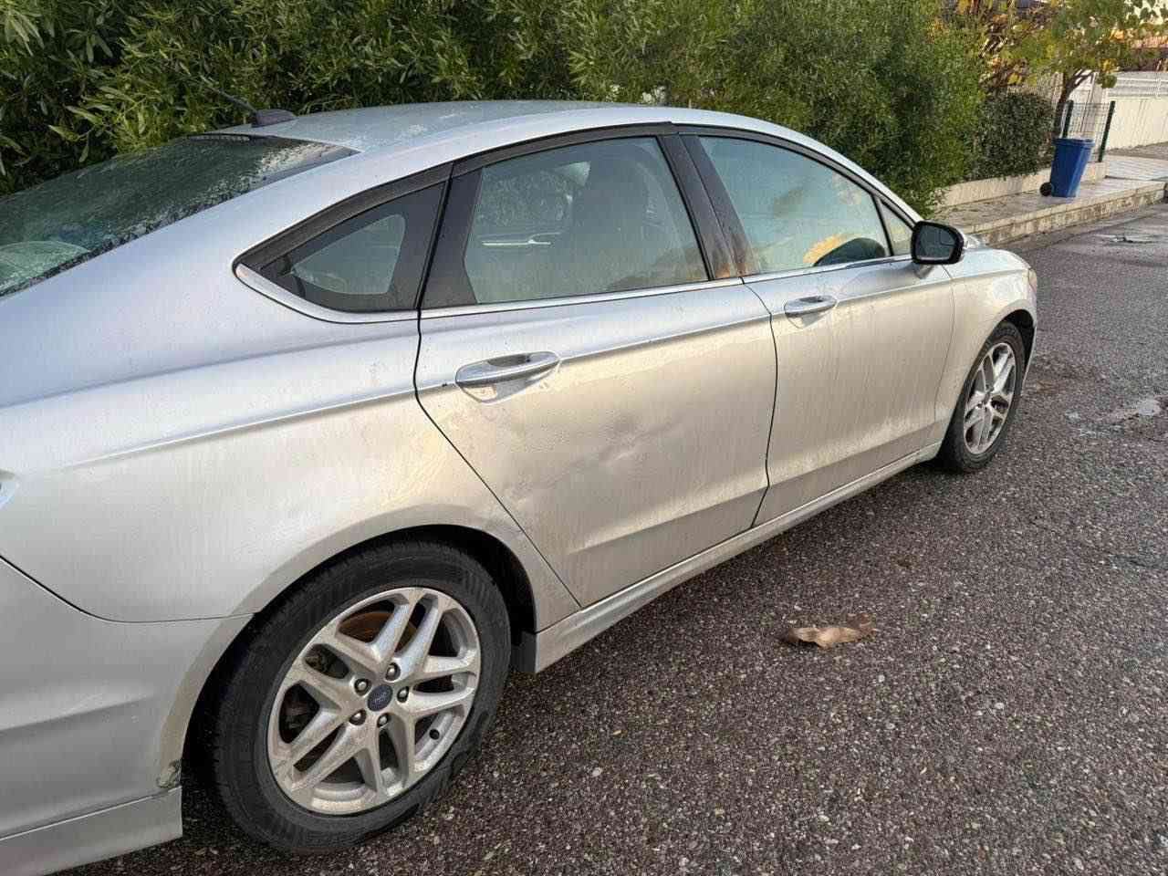 ‎فورد فيوجن  2016بجم كبس بيها ضربه بالجاملخ خلفي وشوي من باب خلف سايق موصفاتها sel تبريد خلفي شاشه  مواصفاتها معروفه الفول بس بدون سلايد
مكينه ١٥٠٠ المعروفه 
السنويه باسمي لل ٢٩ 
كامله بدون نقص مكان اربيل 
١٠٦ مجال بسيط 
*********** أربيل, العراق
