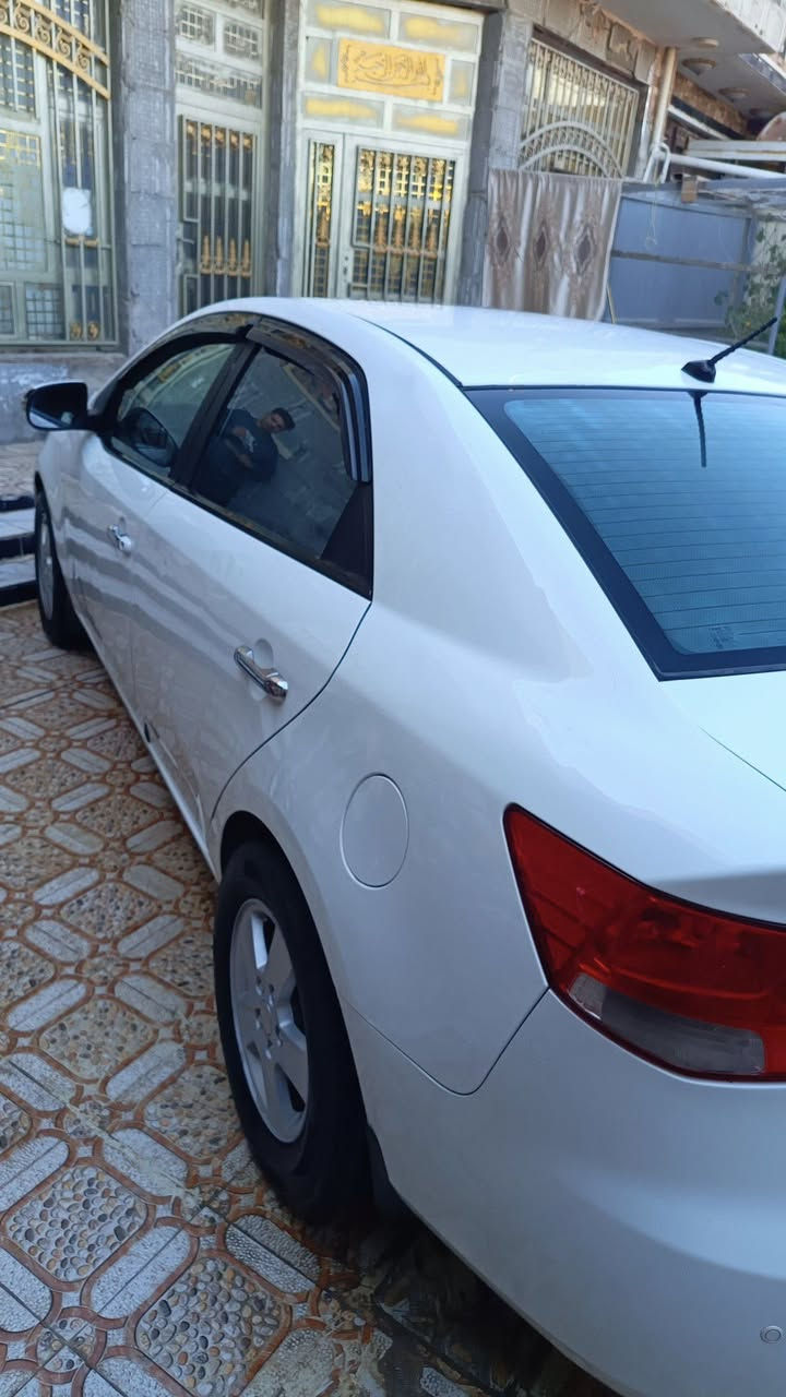 للبيع سيراتو
فول مواصفات فتحه 
تحكم ستيرن  
مكينة 1600دوش 
سياره جاهزه من كلشي حداديه تخم تايرات بيها بداية تبخير 
بيها 3 قطع مستعجل على البيع للاتصال *********** 
سعر (85)

