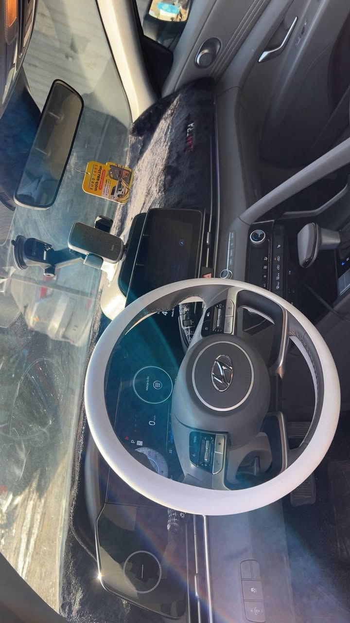 النتره موديل 2025 أمريكي حادثه جاملق وبنيد مبدلات ول باب مصبوغ سياره فول عده كشنات عاديه شاشه متصله بصمه فتحه ماشيه 7الف بدون رقم سعر145 رقم ***********
