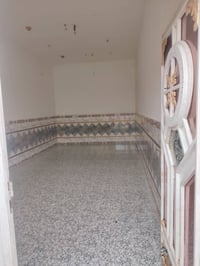 يوجد بيت للبيع المساحه 200متر ركن استقبال +مطبخ +صاله +غرفتين نوم +حما...