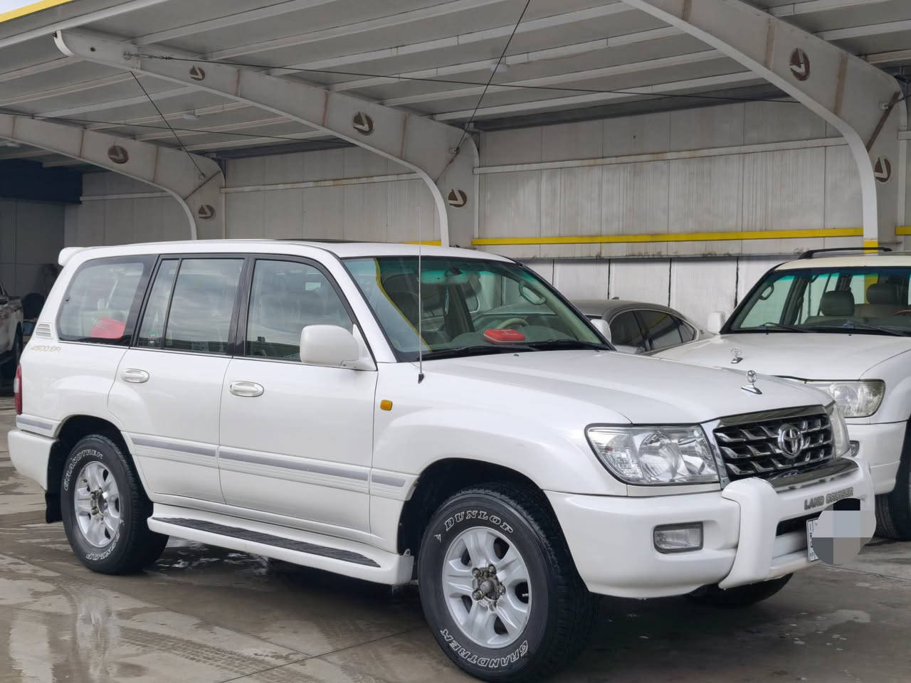 تۆیوتا لاند کروزر ٢٠٠٦ GXR
سێ پەڵە بۆیاخ  سپی صدف
سەنەوی تازە
گێرو مەکینە بەشەرت
سعر ٢٢٠ مجال
***********
