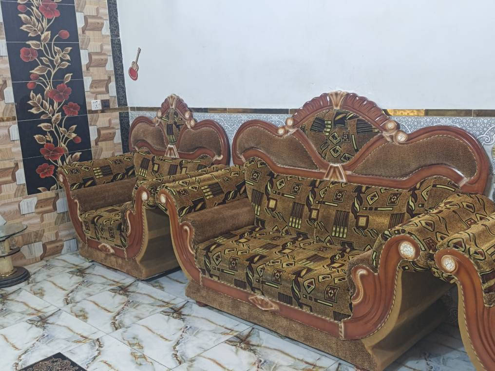 السلام عليكم تخم قنفات للبيع خشب ممتاز و ديكور حلو بسعر 225 ألف للاستفسار مراسلة الصفحة أو الاتصال على الرقم ***********
