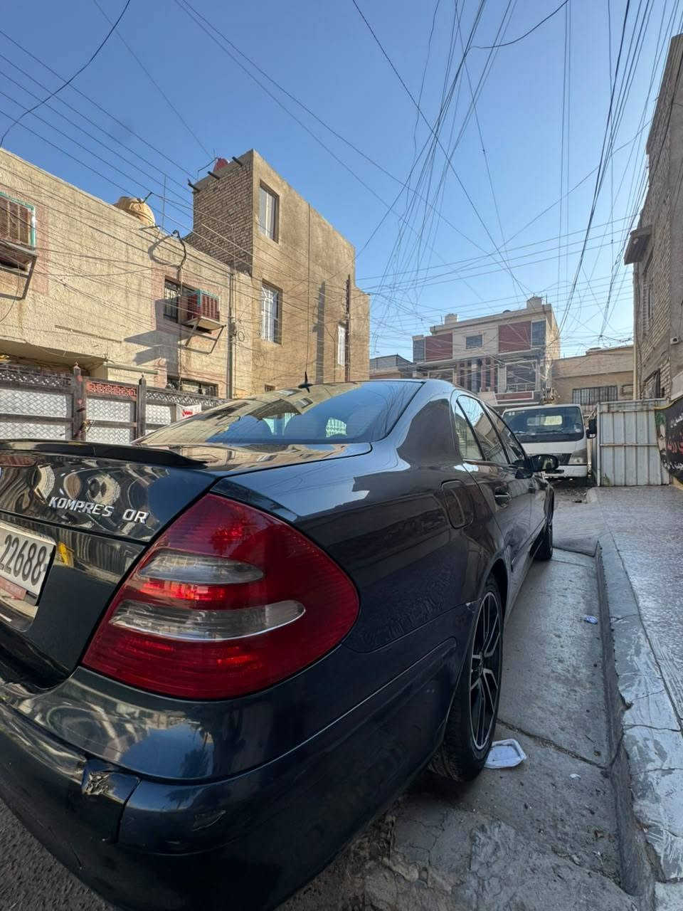 مارسيدس موديل  2004 / w211
بدون صبغ 
المواصفات 

مكينه 2000 تيربو 

سلايد روف

داخل جلد مشمشي 

تبريد شغال 

تخم تاير جديد 

صدر جديد 

السياره ما بيها نقص برغي 

السيارة مكفوله من الصبغ و الحادث 

رقم سليمانيه تحويل او وكاله حاضر 

( بيع او مراوس ) 

السعر ( 110 ورقه ) وبيها مجال 
مكان السيارة بغداد 

الاتصال ***********
