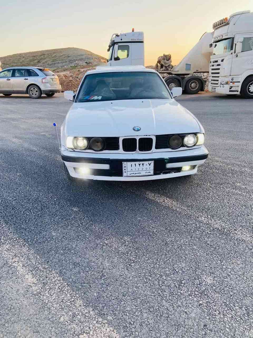 سڵاو بەناوی خوا bmw مۆدیل 1994 مەکینە 520 کەپسی سمسە علوج گێڕو مەکینەو ئەکسل  تەقەو ڕەقەی بەشەرت کارەبای مەزبوتە لێدرانی قورسی پێوە نیە سەیارەکە زۆر بەقوتە ئەکسل قوفڵە سعر 20 کەمێک مەجال ژ.م *********** كويسينجاك, أربيل
