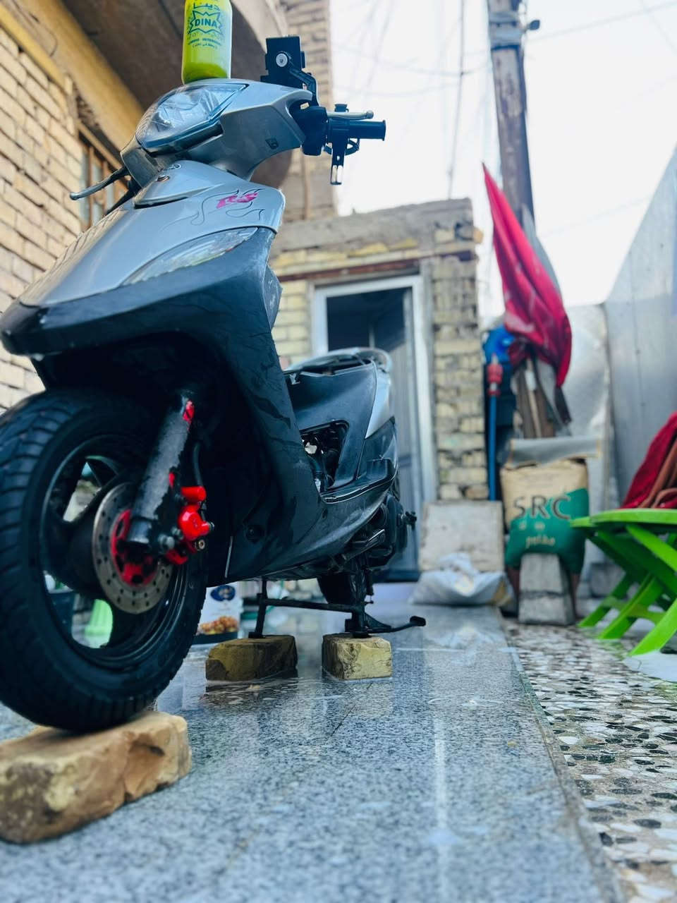 سلام عليكم ماكس عدله بلاديه صارلها شهرين من نازله رمبه الدراجه ما متعوبه عله وضع البلاد كفاله كفر مكينه السعر 975وبيها مجال قليل جدااا  *********** موجود فقط واتساب ورقم فيس ماكو رجا العنوان بغداد مدينه الصدر
