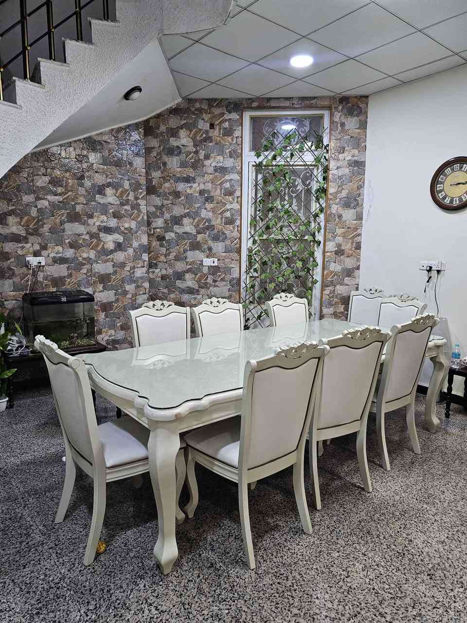 ميز طعام طوله 2.55 عرضه 1.10 ارتفاعه

0.75m

وياه 8 كراسي المكان البصره الوفود سطح الميز قطعة زجاج على طوله اضافيه منفصله والميز خشب

الشراي يراسلني ويتدلل السعر 750 وبيه مجال للشراي البصرة, العراق


**إذا كنت صاحب هذا الإعلان وتريد حذفه لأي سبب، رجاءا أرسل رسالة إلى الدعم الفني**