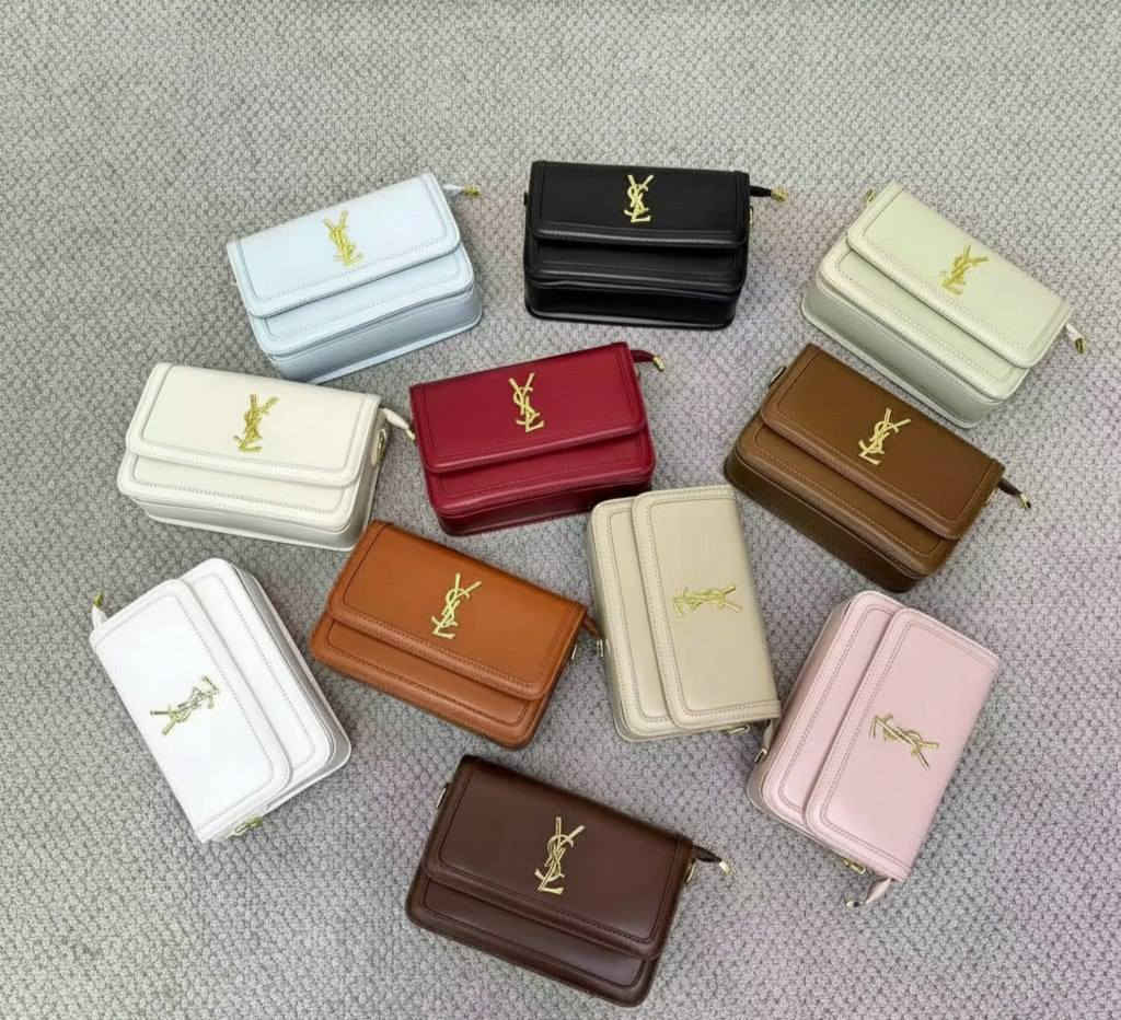 وصلت البضاعة الي منتظريها الماستر كوالتي
البيع بالجملة فقط
للحجز والاستفسار واتساب ***********
#جملة #حقائب_نسائية #جملة_حقائب
