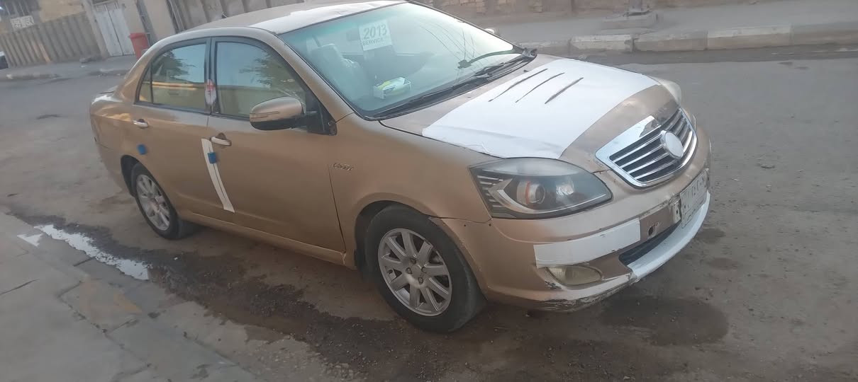 جلي موبل 2013
سنويه صاقطه مامطلوبه مصفره مرور 
مكينه وكير حلوات  تايرات نضاف 
عوزهة حداديه دبلات فاكسه وبكلايت مكسور 
مصبوغه حزام تلكيط خياس 
سعر 25وبيهة مجال راعيهة بلبصره يريد مداور 
***********
