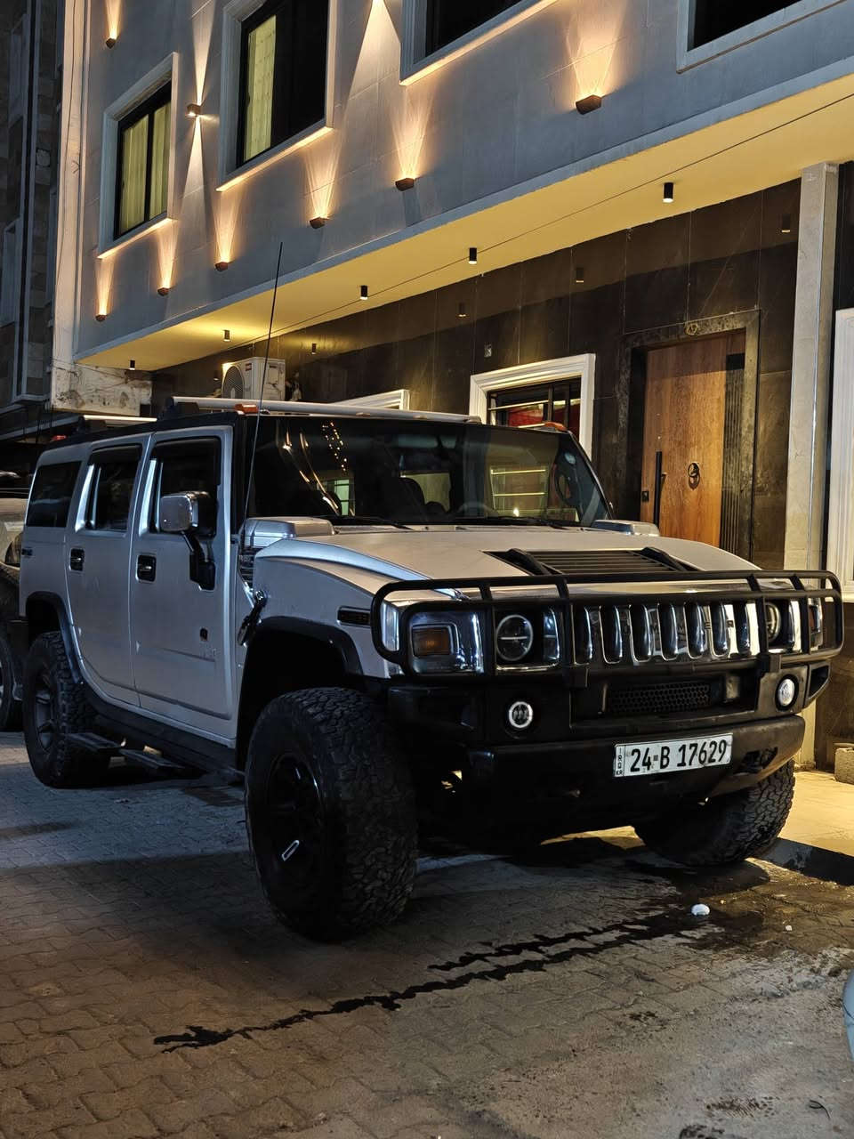 السلام علیکم تحيه طيبه لجميع الأعضاء
للبيع همر H2 موديل 2003
 محرك V8  سیاره جاهزه من كلشي تخم تایر  حداديه من طول الطول جديده اصلي وكاله ادامه محرك عامه من كلشي
 بلك نوزل مجول عبوه كله جديد واصلي وكالة
 منظومه تبرید کامله ثلج بمعنى كلمه
منظومة غاز بيها إيطالية 
درع امامي 
راكات قمارة
درع اسفل المحرك
داخل جلد
قماره اسود کنتاره
خزن ميموري
مري كهرباء شغالات
شاشه تاب
كامرة خلفيه
منظومه زینون
تايرات 315 
بك لايت حديث شكل  EV 
دشبول كله تغطيس طلاء مائي مرتب جدا
سیاره مصبوغه جماليه رصاصي طافي مات
كفاله من ضربه والحادث والعيب
رقم دهوك تريد تحويل او وكالة 
السعر المطلوب 170 
للاتصال ***********
