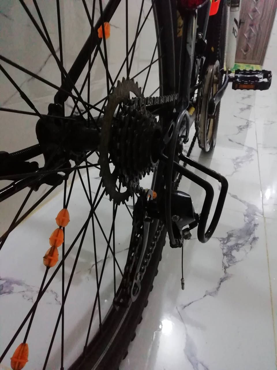 السلام عليكم
🚴 بايسكل جبلي للبيع
👍 دبلات شغاله
👍 دبلات شغاله
👍 كير امامي 3 سرعات
👍 كير خلفي 7 سرعات
👍 بريكات شغاله
💲 السعر 120 وبي مجال
قابل للتفاوض أكثر للجادين فقط


**إذا كنت صاحب هذا الإعلان وتريد حذفه لأي سبب، رجاءا أرسل رسالة إلى الدعم الفني**