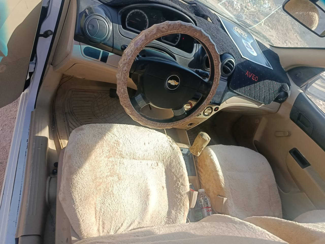 سلام عليكم افيو 2011 قادسيه خليجي مكينه مفتوح. سياره جاهزه مكينه كير حداديه مكفولات تخم تاير جديد تبريد شغال بس غاز بيه قطعتين صبغ بدون داخل جاملغ وبنيد شراي يتصل ***********
