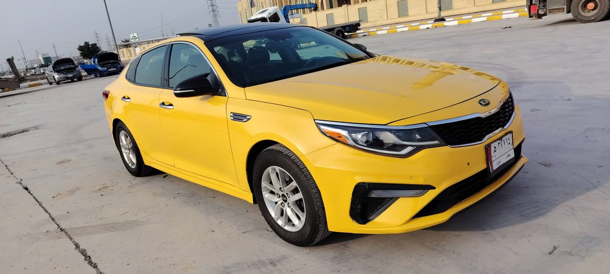 للبيع كيا وبتما مديل 2020 وارد أمريكي محرك جيدي اي فول مواصفات على الخير  لمتد بصمه  حادث جاملق خلف السايق ولباب ولباقي مكفول محرك وكير بل جيس تخم تاير حداديه جديده مال جناي للستفسار اكثر التصال على *********** مكاني كوت.         السعر   138 وبيهه مجال
